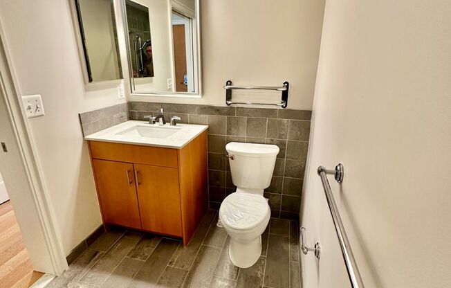 1 bed, 1 bath, $2,995, Unit 720