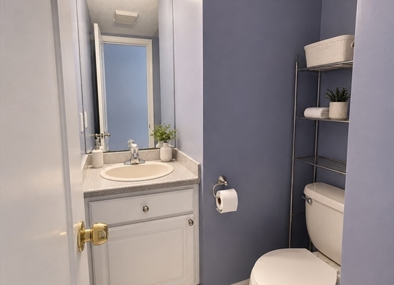 2 beds, 1.5 baths, 1,036 sqft, $2,400, Unit C302
