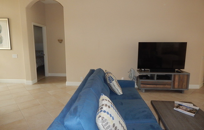 3 beds, 2 baths, $3,200