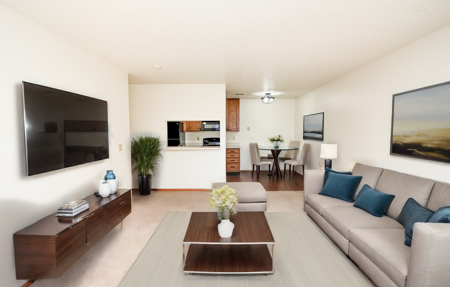 2 beds, 1 bath, 1,024 sqft, $995, Unit 6615-29