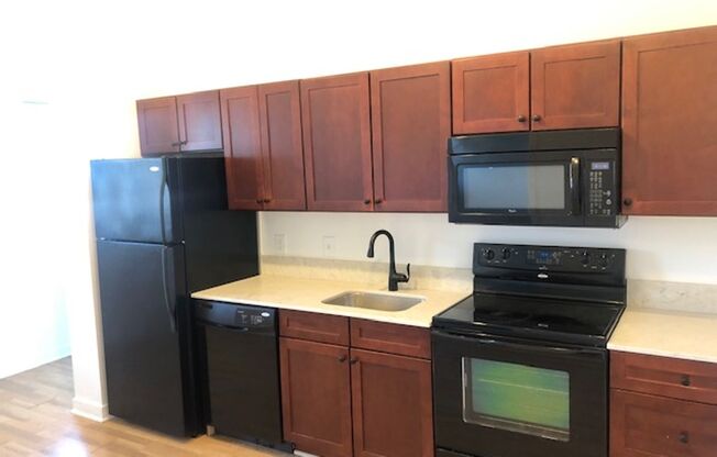 2 beds, 2 baths, $1,899, Unit 527