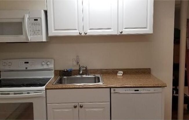 2 beds, 1 bath, $2,200