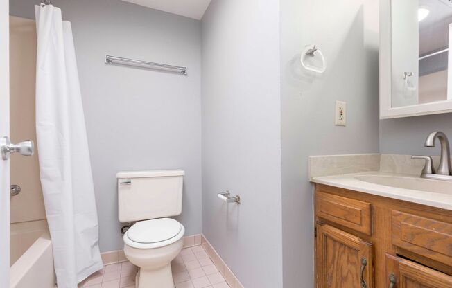 2 beds, 2 baths, $995, Unit 6