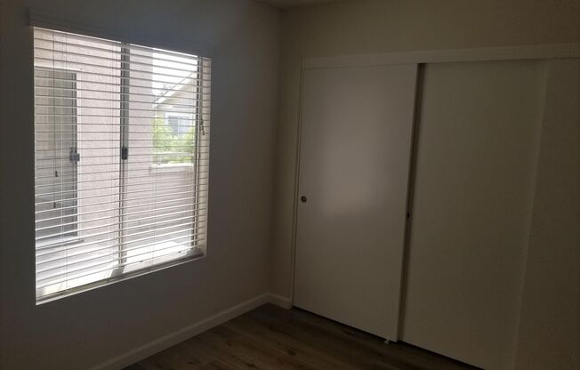 2 beds, 2 baths, 1,000 sqft, $2,700