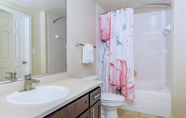 1 bed, 1 bath, 733 sqft, $1,210