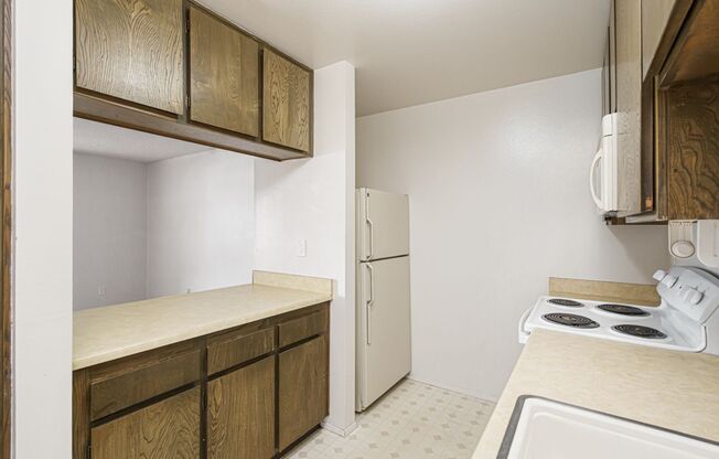1Bed/1Bath Single Story Condo in La Mesa with several amenities