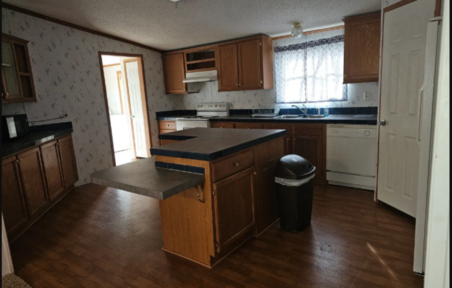 1 bed, 1 bath, $650