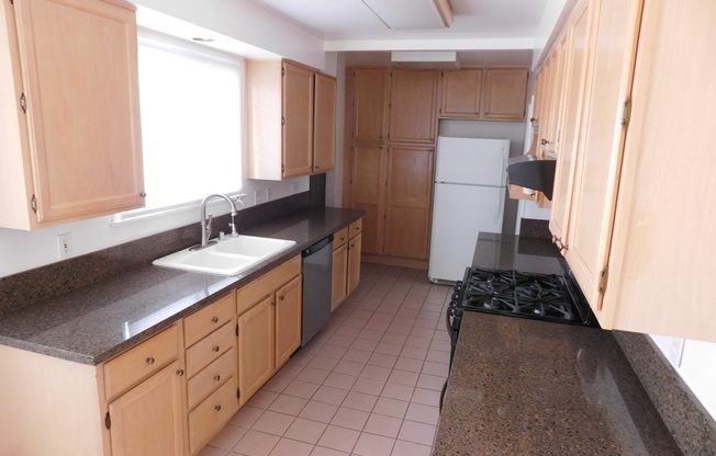 GORGEOUS 4BED/2BTH SINGLE FAMILY HOME IN QUIET AREA OF GRANADA HILLS