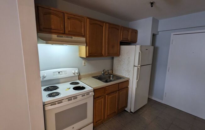 1 bed, 1 bath, 600 sqft, $1,550, Unit 2E