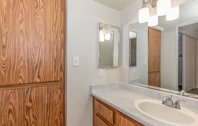 2 beds, 2 baths, 900 sqft, $1,499, Unit HIDDENV-105