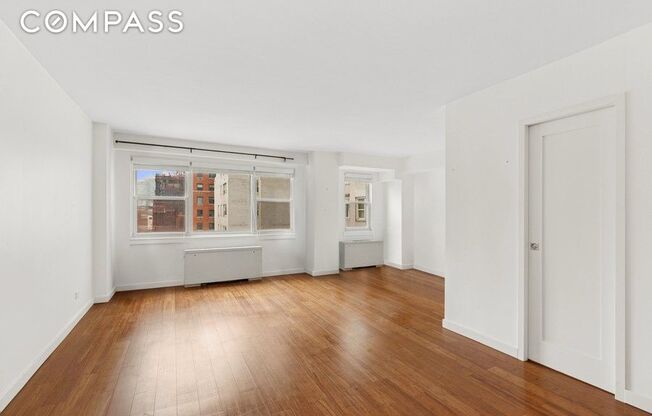 101 W 12 ST