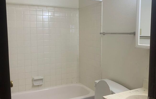 3 beds, 3 baths, 1,022 sqft, $1,125, Unit 1502-25
