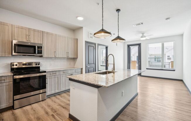 2 beds, 2 baths, 998 sqft, $1,599, Unit 1104