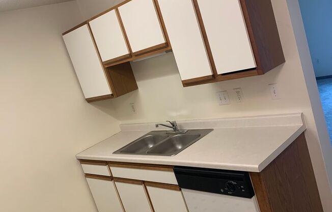 1 bed, 1 bath, 700 sqft, $725, Unit 308