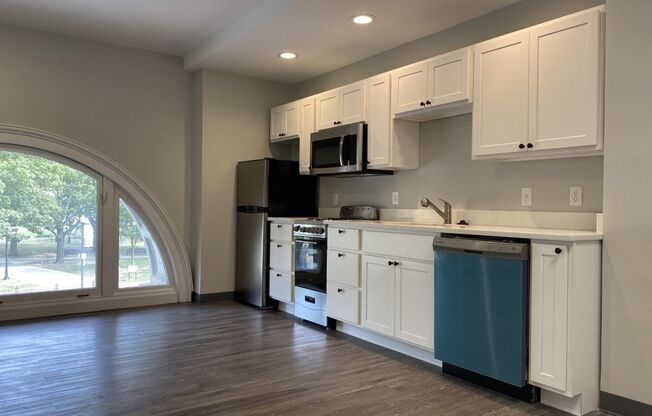 1 bed, 1 bath, 435 sqft, $1,950, Unit 202