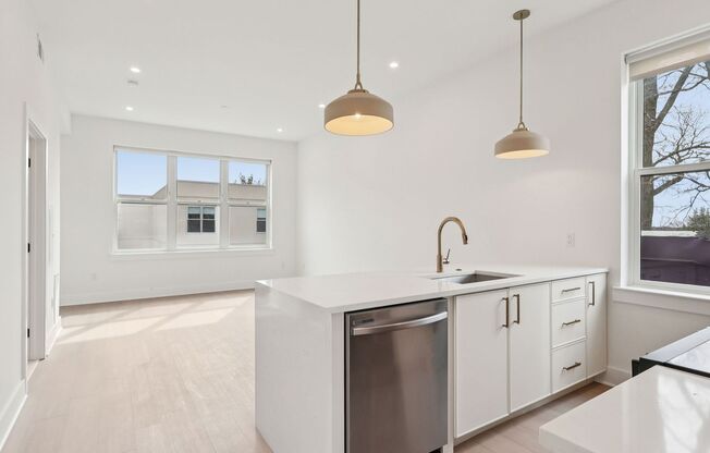 1 bed, 1 bath, 680 sqft, $1,833, Unit 201