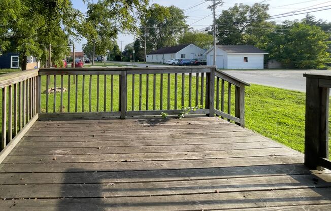 PRELEASING for AUGUST! Close to Campus