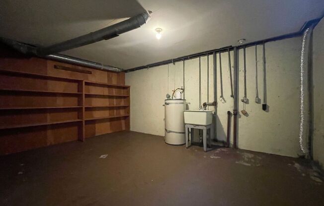 2 beds, 1 bath, 1,672 sqft, $2,145, Unit 11630
