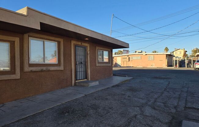 2 beds, 1 bath, 750 sqft, $1,095, Unit UNIT 4