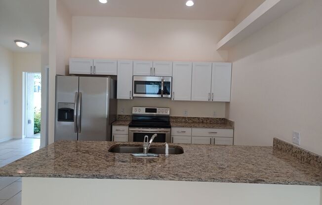 3 beds, 2 baths, $1,645, Unit 1104 NE 8th Pl