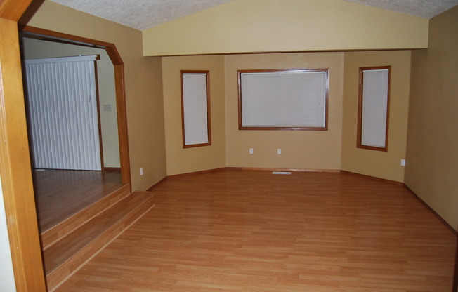 Charming & Well-Maintained Single-Story Home in McMinnville