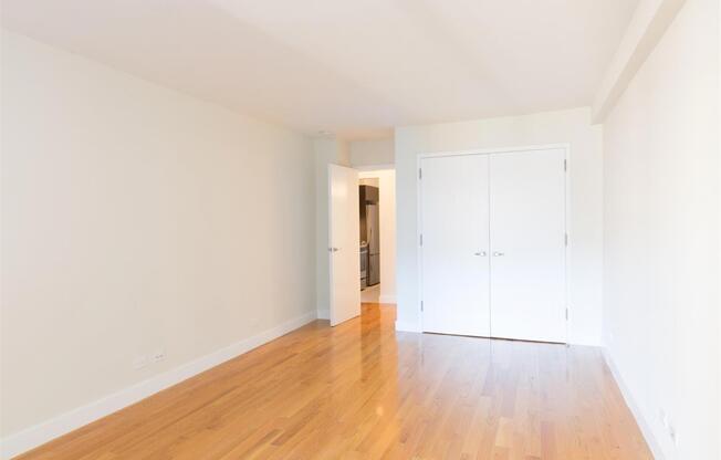 1 bed, 1 bath, $4,575, Unit 5L