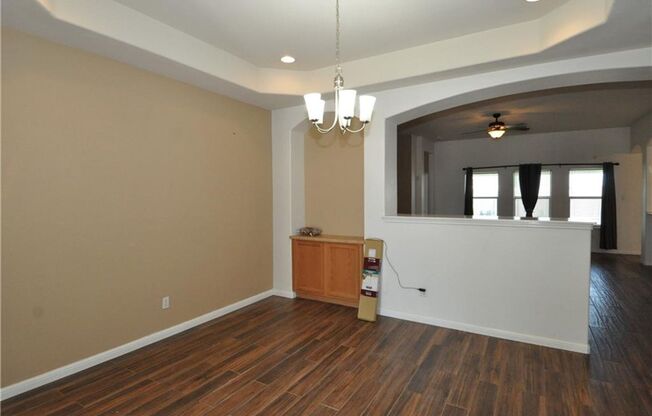 Beautiful home walking distance to Hutto High School