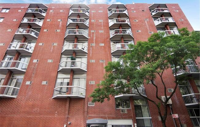 Studio, 1 bath, 397 sqft, $4,300, Unit 3R