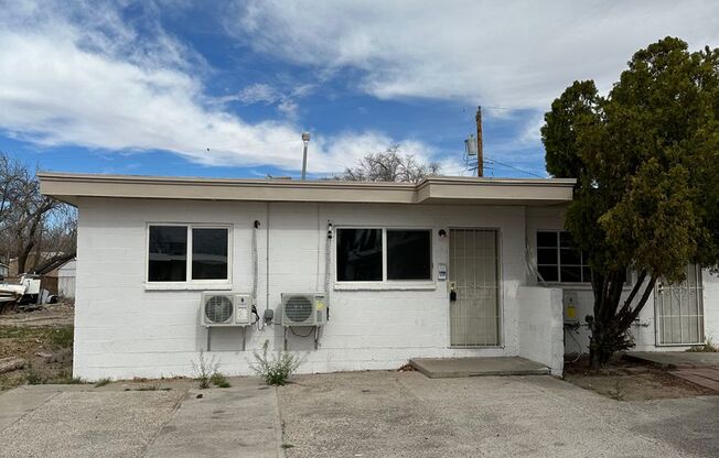 Great 1 Bed 1 Bath located near NMSU