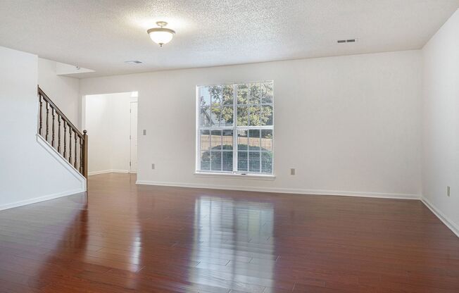 Spacious 4BR/2.5BA home in Lithonia!