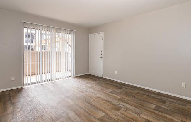 2 beds, 2 baths, 640 sqft, $1,025