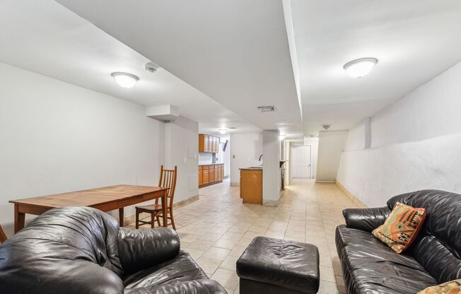 5 beds, 4.5 baths, 1,500 sqft, $3,600, Unit 3414 - A