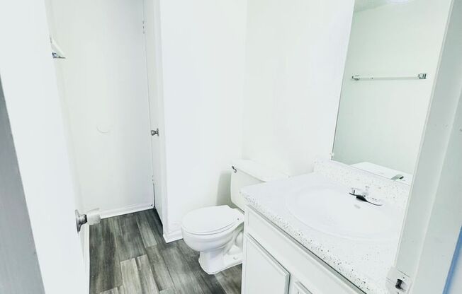 2 beds, 1.5 baths, 859 sqft, $900, Unit 02F
