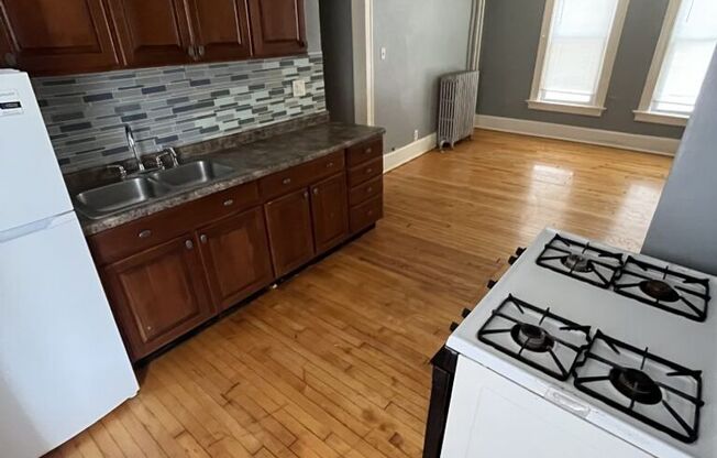 Charming 2-Bedroom Gem in the Heart of Milwaukee’s East Side