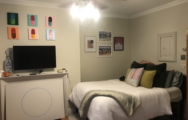 Studio, 1 bath, $2,200, Unit 4