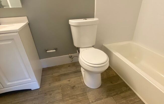 1 bed, 1 bath, 725 sqft, $1,350, Unit D12