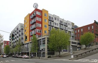 Spacious Belltown Condo @ the Ideal Location!