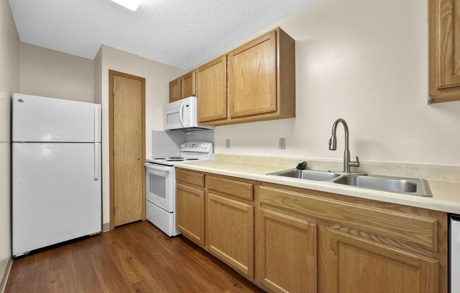 2 beds, 1 bath, 720 sqft, $1,106, Unit VC-134