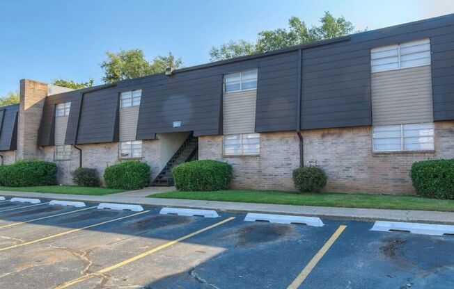 3 beds, 2 baths, 1,000 sqft, $1,200, Unit 111