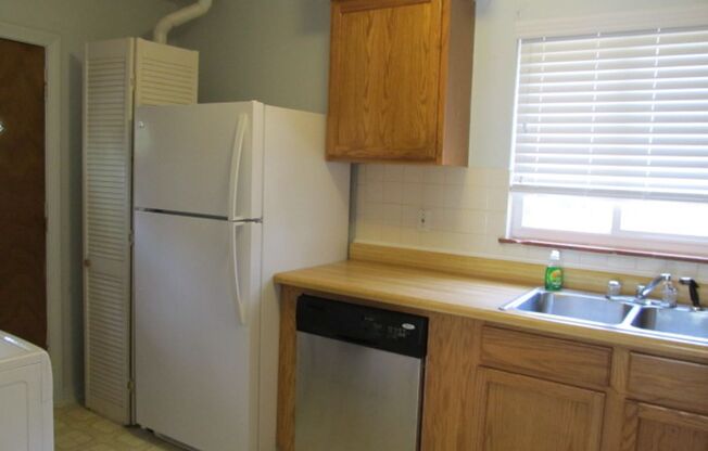 Great 3 bed/1bath Ranch style home