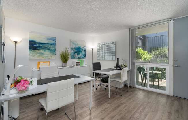 leasing office at Crosstown Phoenix, Phoenix, 85015