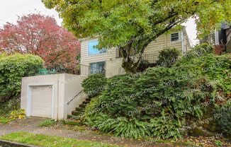 616 SW Moss St Portland, OR 97219