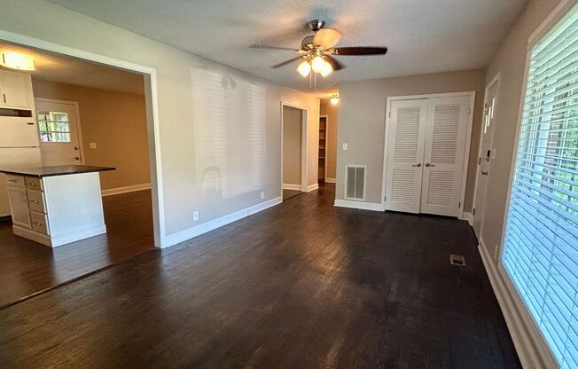 2 beds, 1 bath, $1,200