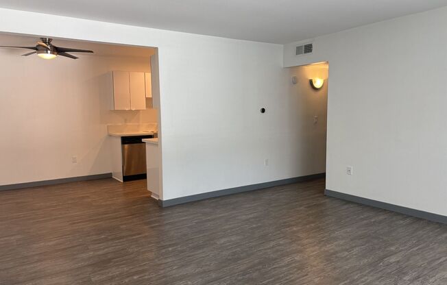 2 beds, 1 bath, 950 sqft, $2,875, Unit D076