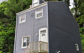 2 Bed 1 Bath Single Family Home (Perry South Neighborhood)