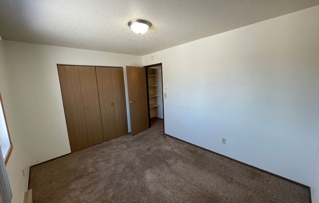 2 beds, 1 bath, 850 sqft, $750, Unit 2537-13