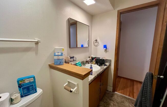 1 bed, 1 bath, $995, Unit 10
