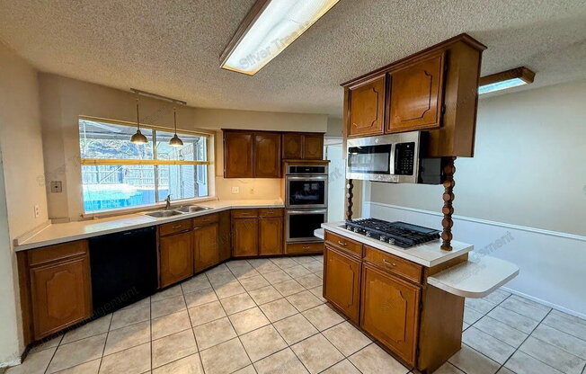4 beds, 3 baths, 2,321 sqft, $2,695