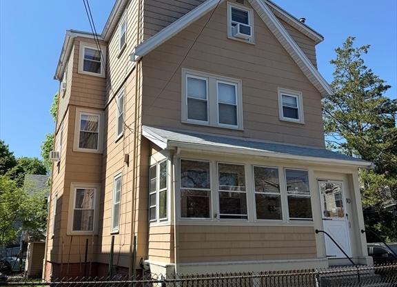 10 GLADSTONE