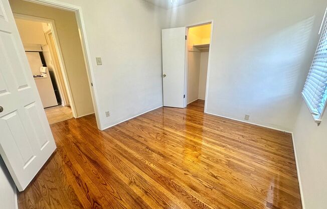 2 beds, 1 bath, 900 sqft, $2,750, Unit 4512 E 15th St